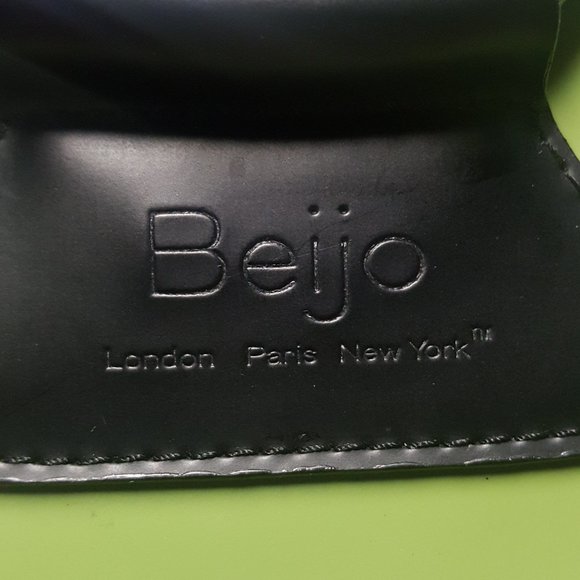 Beijo Shoulder Bag - Picture 5 of 12
